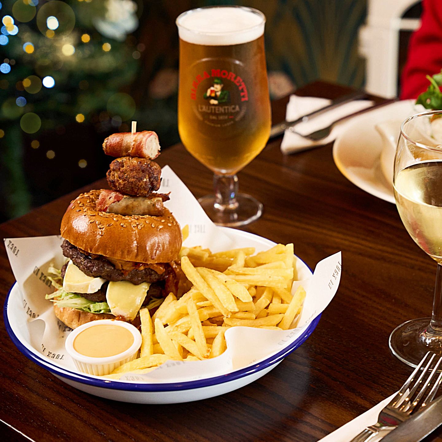 Festive Lunch & Dinner at The Whistling Wren in Leigh